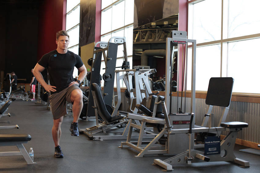 Forward lunge to stick: start position