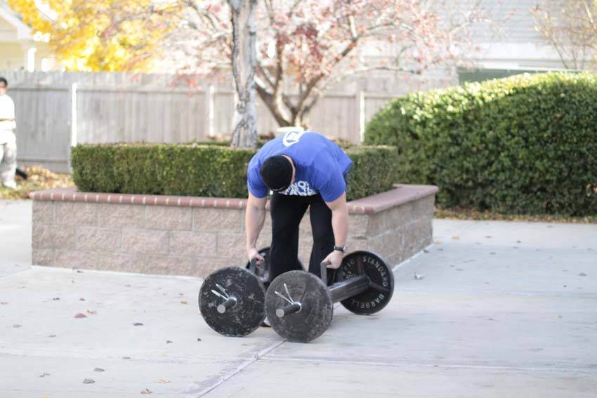 Farmer carry: start position